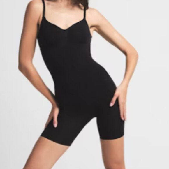 New - SKIMS Seamless Sculpt Mid Thigh Bodysuit, Onyx, Size XL - Picture 1 of 1